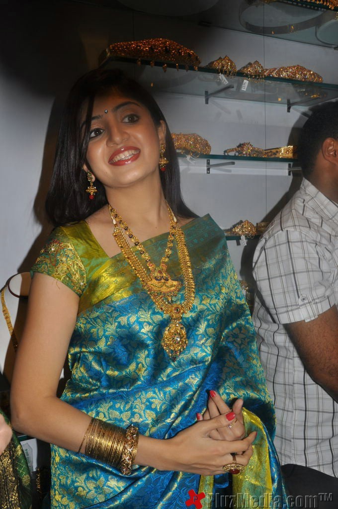 Poonam Kaur Inaugurate CMR Shopping Mall - Gallery | Picture 91183